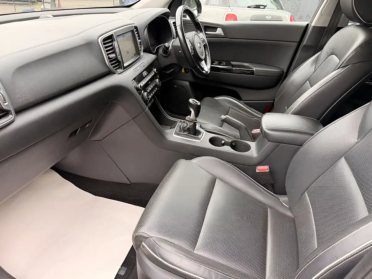 Used 2016 Kia Sportage 3 Silver - Interior and Exterior details 15