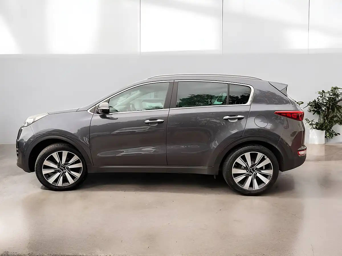 Used 2016 Kia Sportage 3 Silver - Interior and Exterior details 3