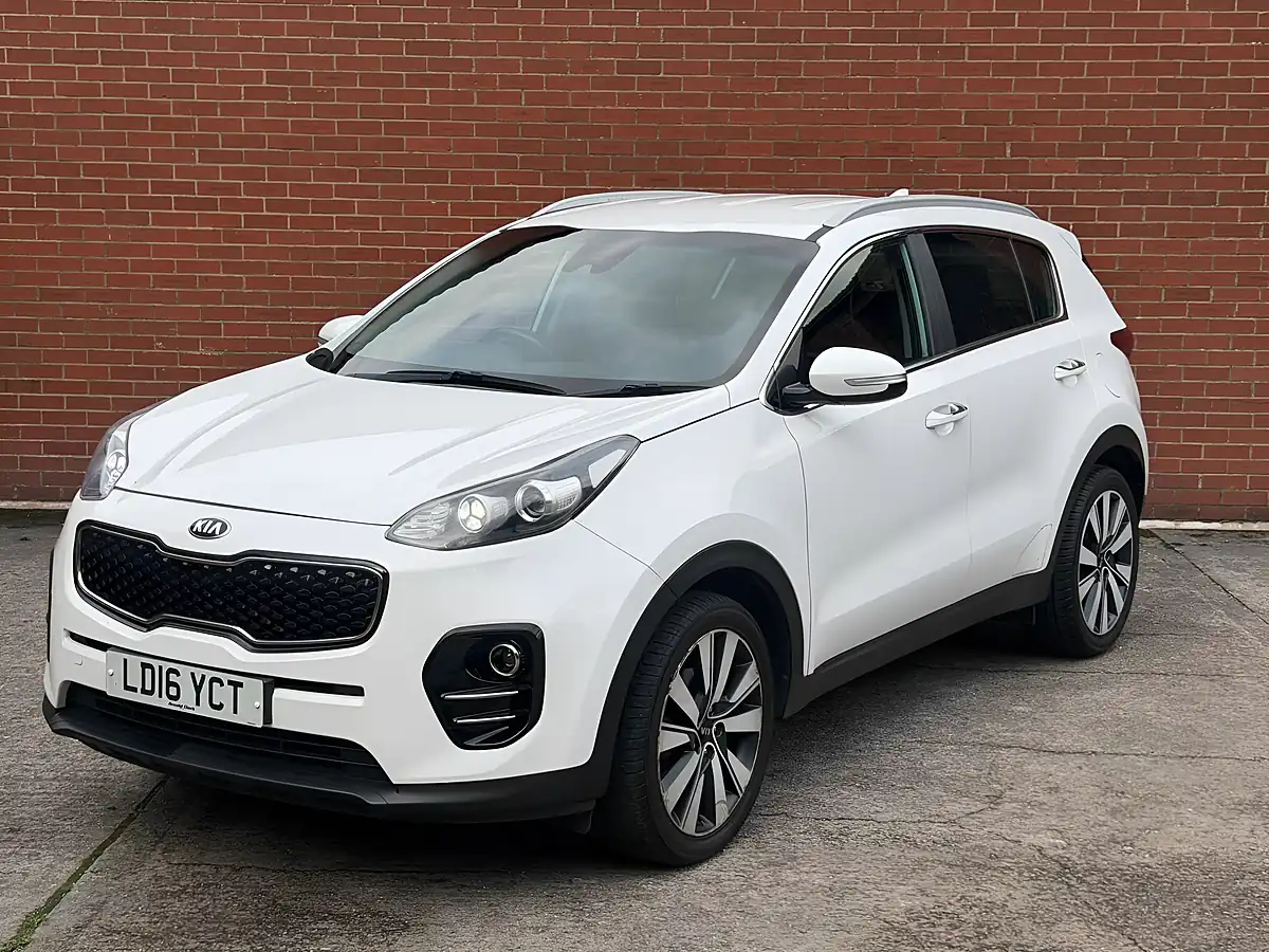 Used 2016 Kia Sportage 3 White - Interior and Exterior details 10