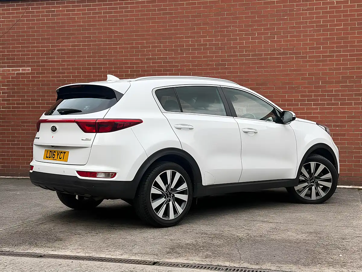 Used 2016 Kia Sportage 3 White - Interior and Exterior details 12