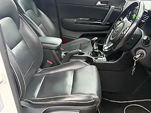 Used 2016 Kia Sportage 3 White - Interior and Exterior details 13