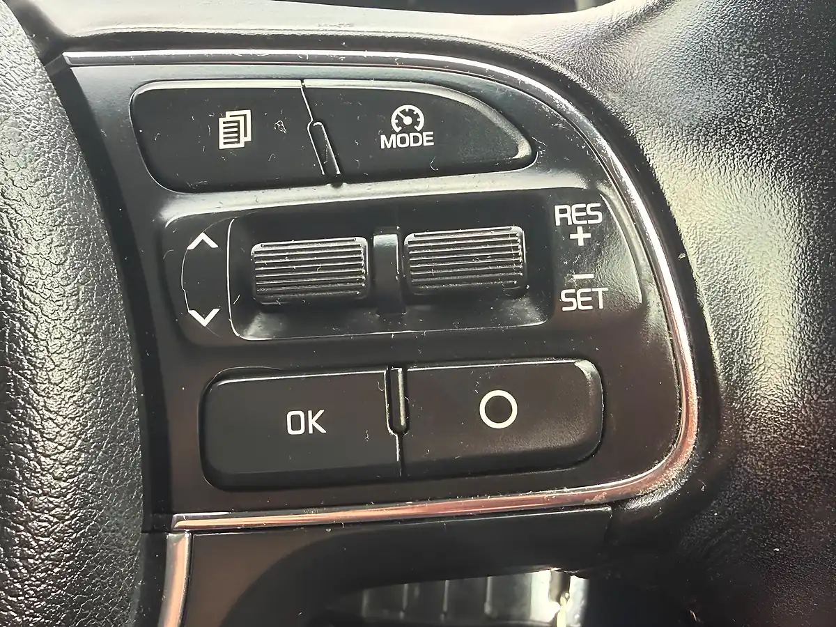 Used 2016 Kia Sportage 3 White - Interior and Exterior details 16