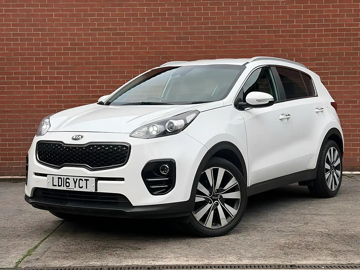Used 2016 Kia Sportage 3 White - Interior and Exterior details 3