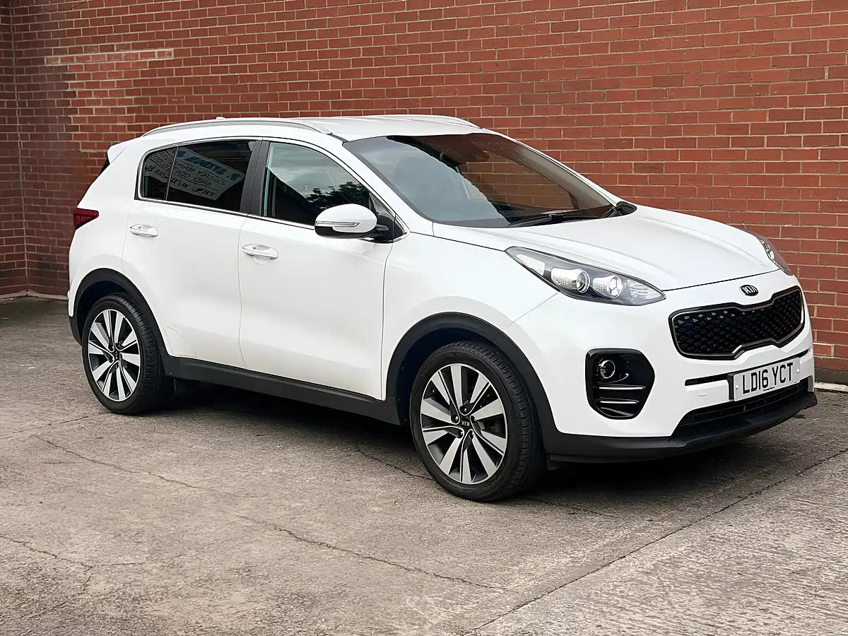 Used 2016 Kia Sportage 3 White - Interior and Exterior details 5