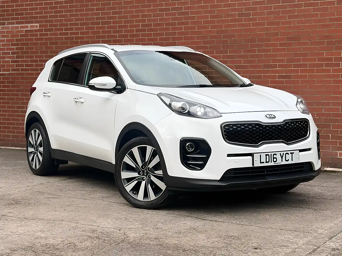 Used 2016 Kia Sportage 3 White - Interior and Exterior details 7