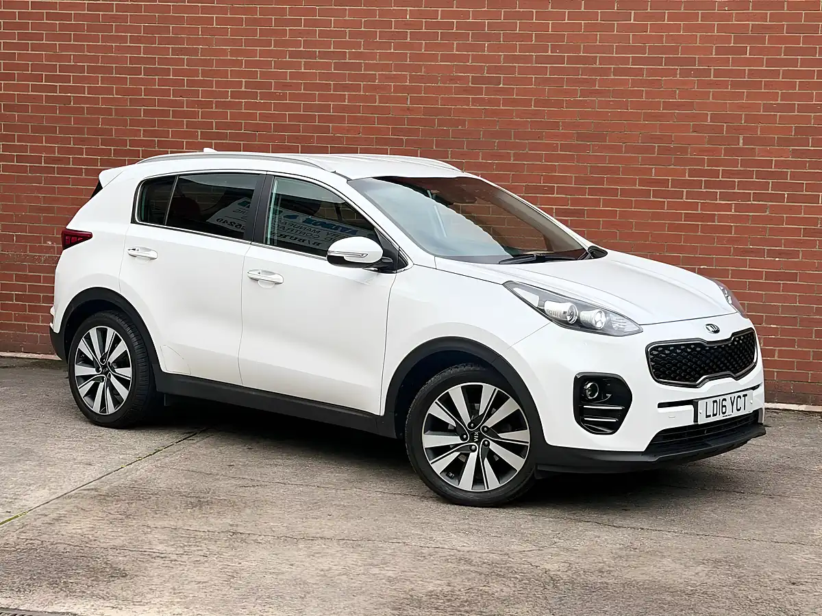 Used 2016 Kia Sportage 3 White - Interior and Exterior details 9