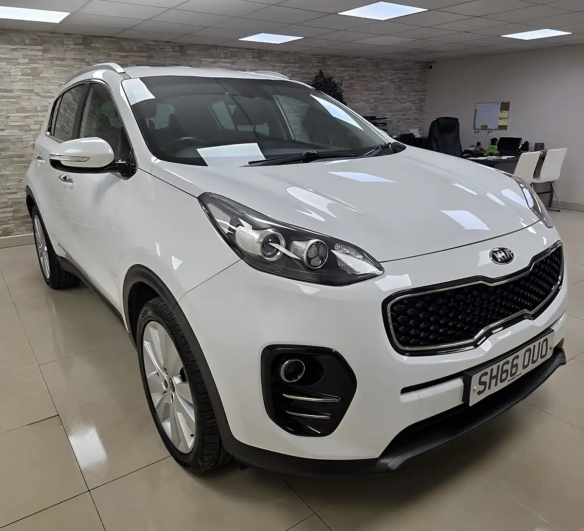Used 2016 Kia Sportage 3 White - Front View