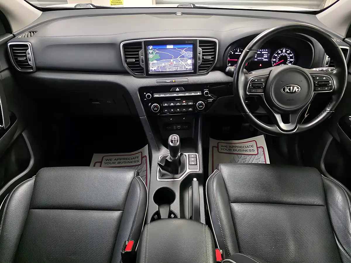Used 2016 Kia Sportage 3 White - Interior and Exterior details 10