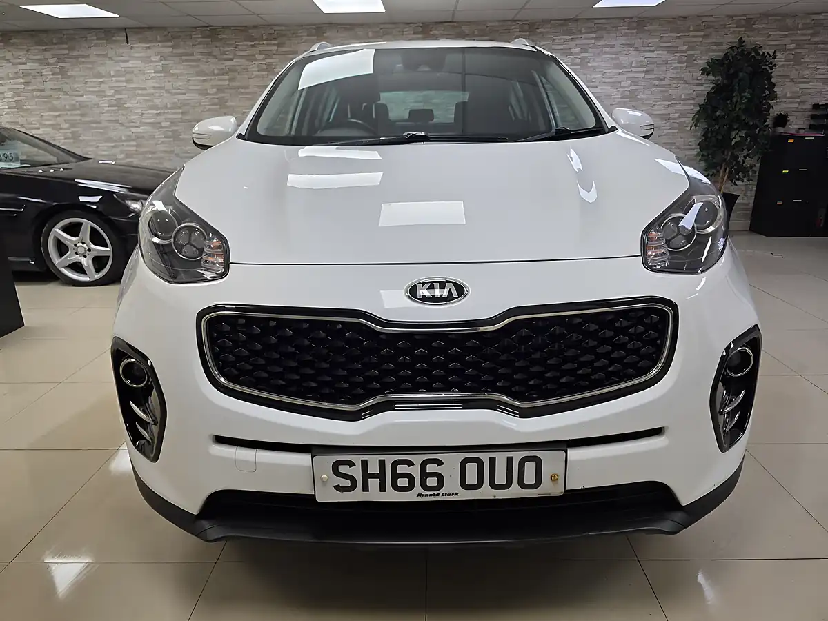 Used 2016 Kia Sportage 3 White - Interior and Exterior details 13
