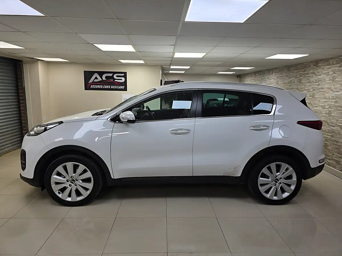 Used 2016 Kia Sportage 3 White - Interior and Exterior details 16