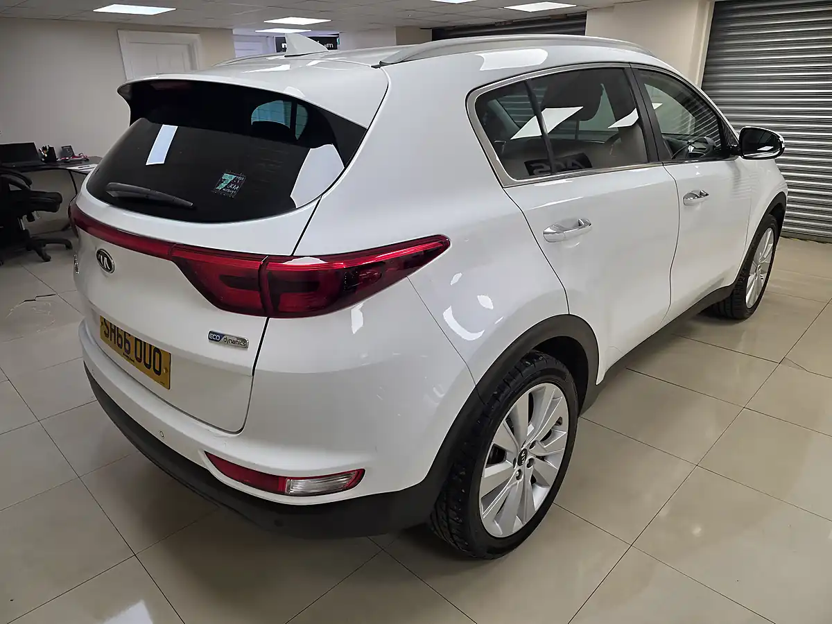 Used 2016 Kia Sportage 3 White - Interior and Exterior details 3