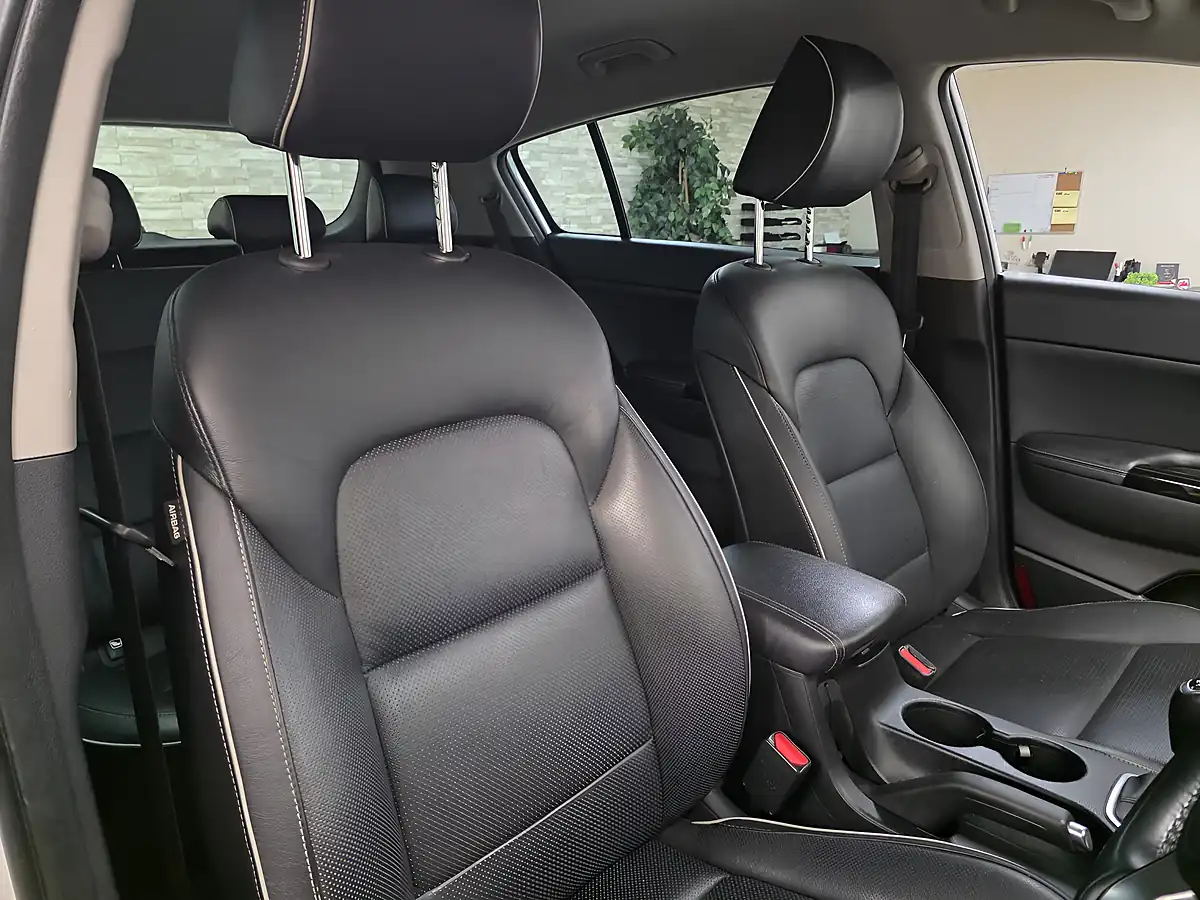 Used 2016 Kia Sportage 3 White - Interior and Exterior details 7