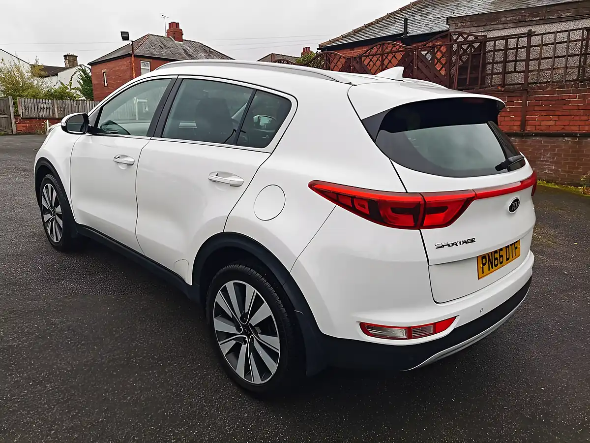 Used 2016 Kia Sportage 3 White - Interior and Exterior details 4