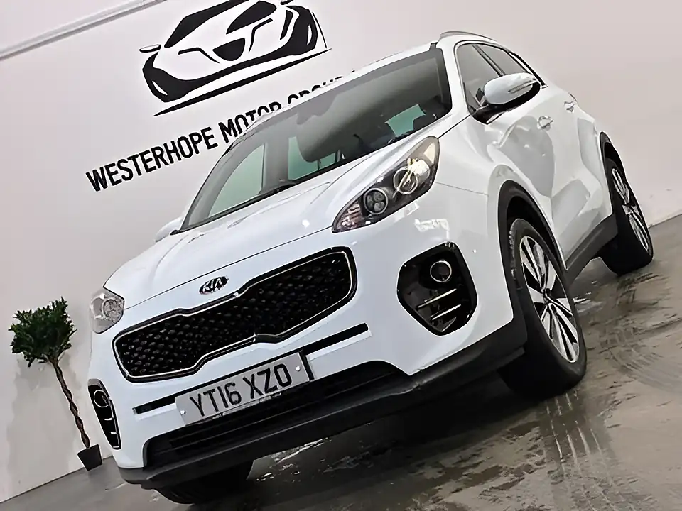 Used 2016 Kia Sportage 3 White - Interior and Exterior details 8