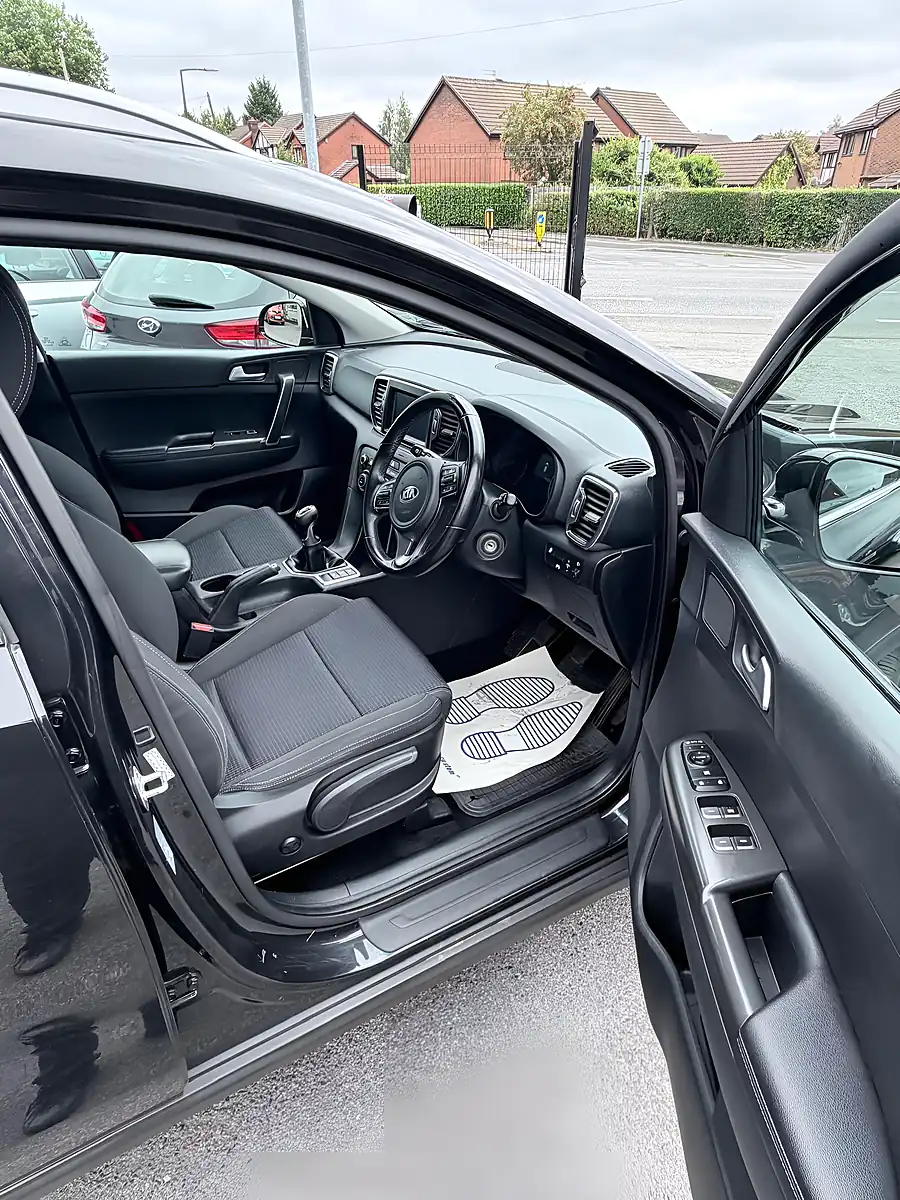 Used 2016 Kia Sportage Black - Interior and Exterior details 9