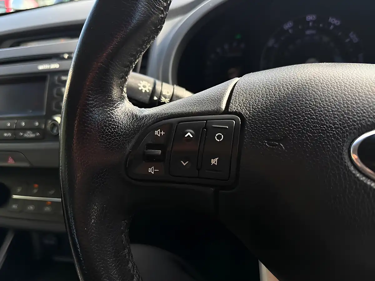 Used 2016 Kia Sportage Ecodynamics 1 2WD Euro 6 (s/S) 5dr Black - Interior and Exterior details 15