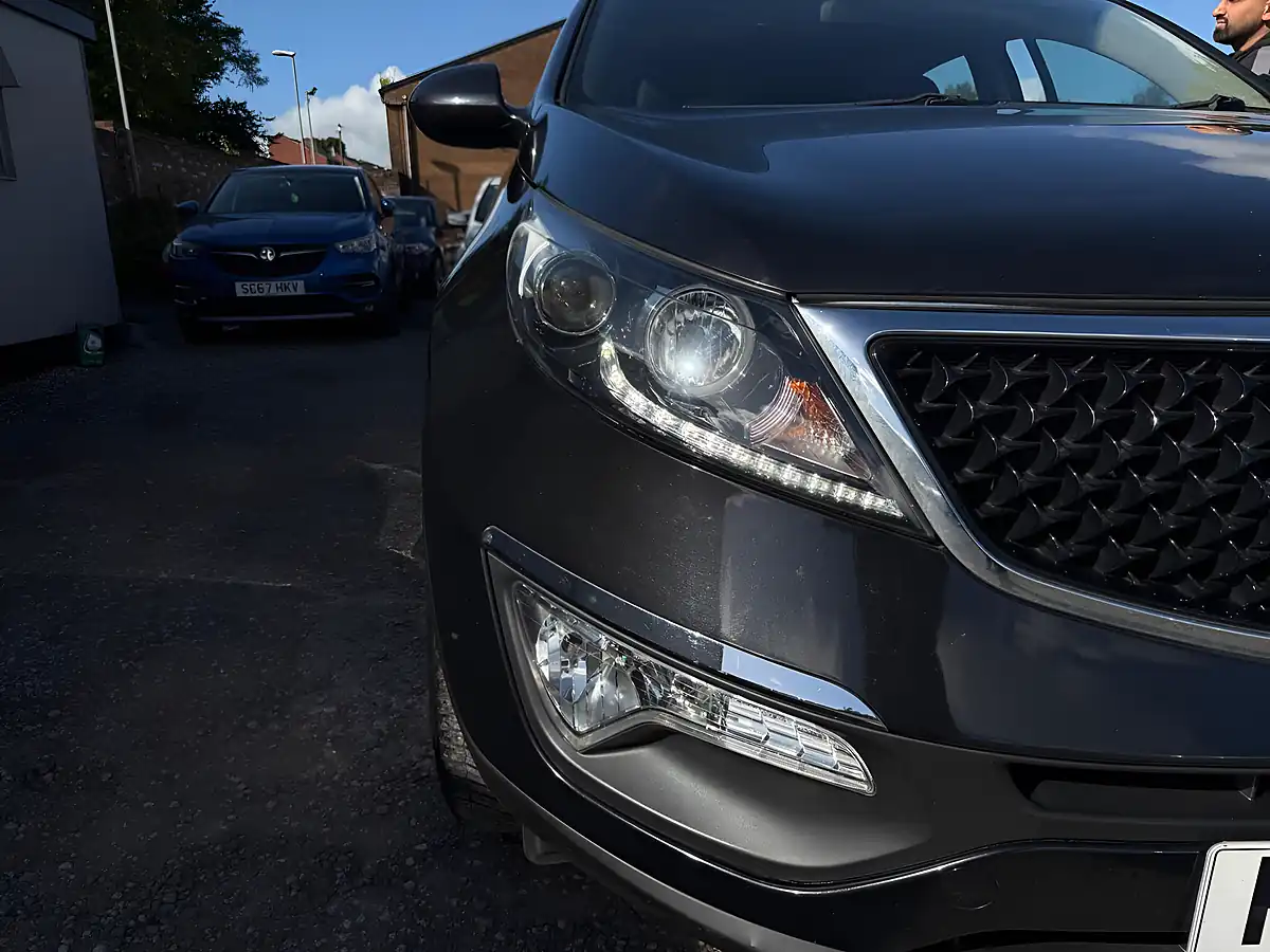 Used 2016 Kia Sportage Ecodynamics 1 2WD Euro 6 (s/S) 5dr Black - Interior and Exterior details 18