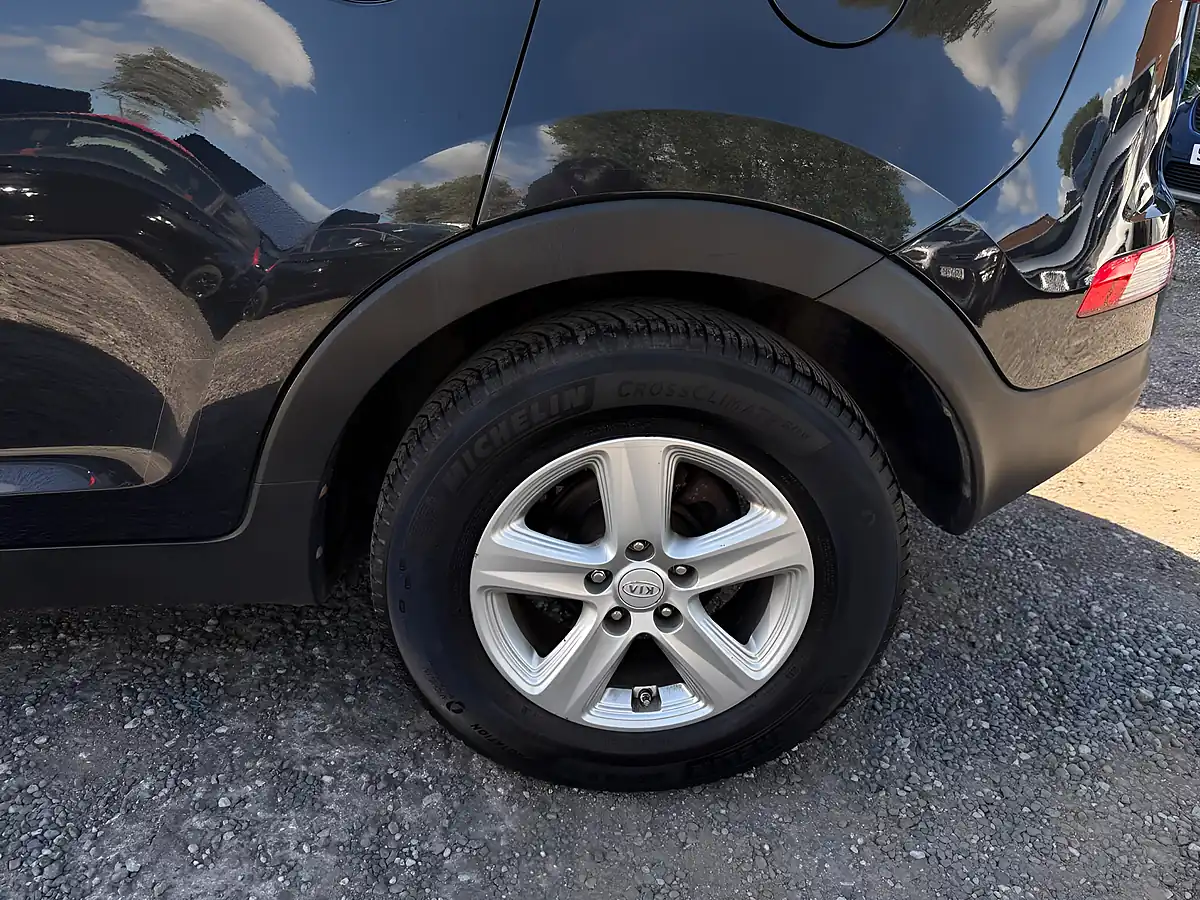 Used 2016 Kia Sportage Ecodynamics 1 2WD Euro 6 (s/S) 5dr Black - Interior and Exterior details 20