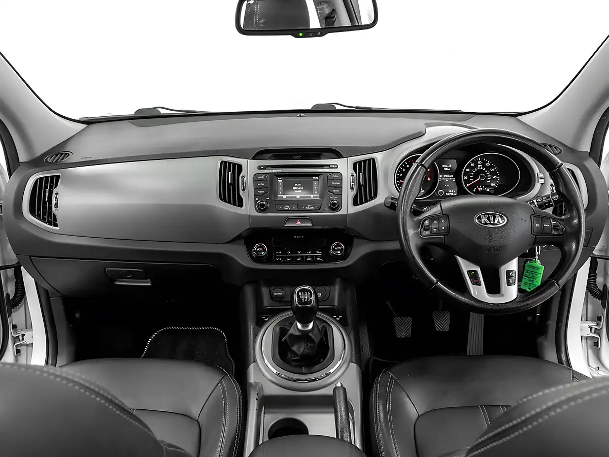 Used 2016 Kia Sportage Ecodynamics 3 White - Interior and Exterior details 16