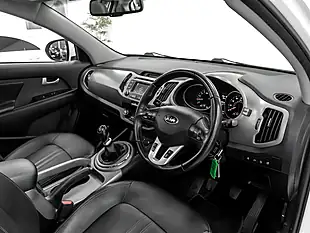 Used 2016 Kia Sportage Ecodynamics 3 White - Interior and Exterior details 17