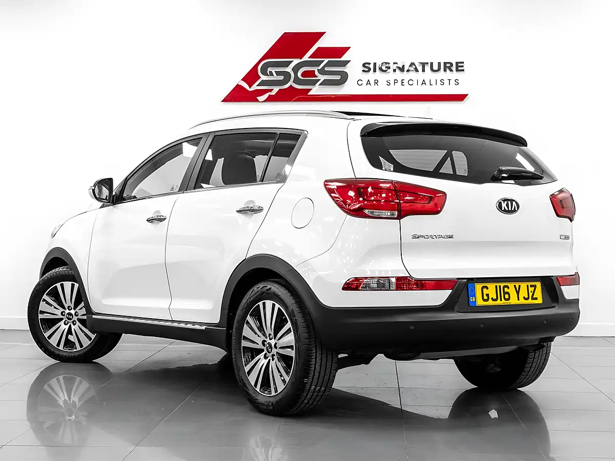 Used 2016 Kia Sportage Ecodynamics 3 White - Interior and Exterior details 3