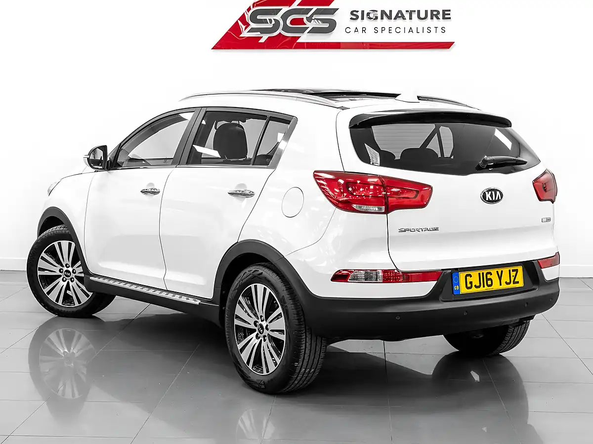 Used 2016 Kia Sportage Ecodynamics 3 White - Interior and Exterior details 7