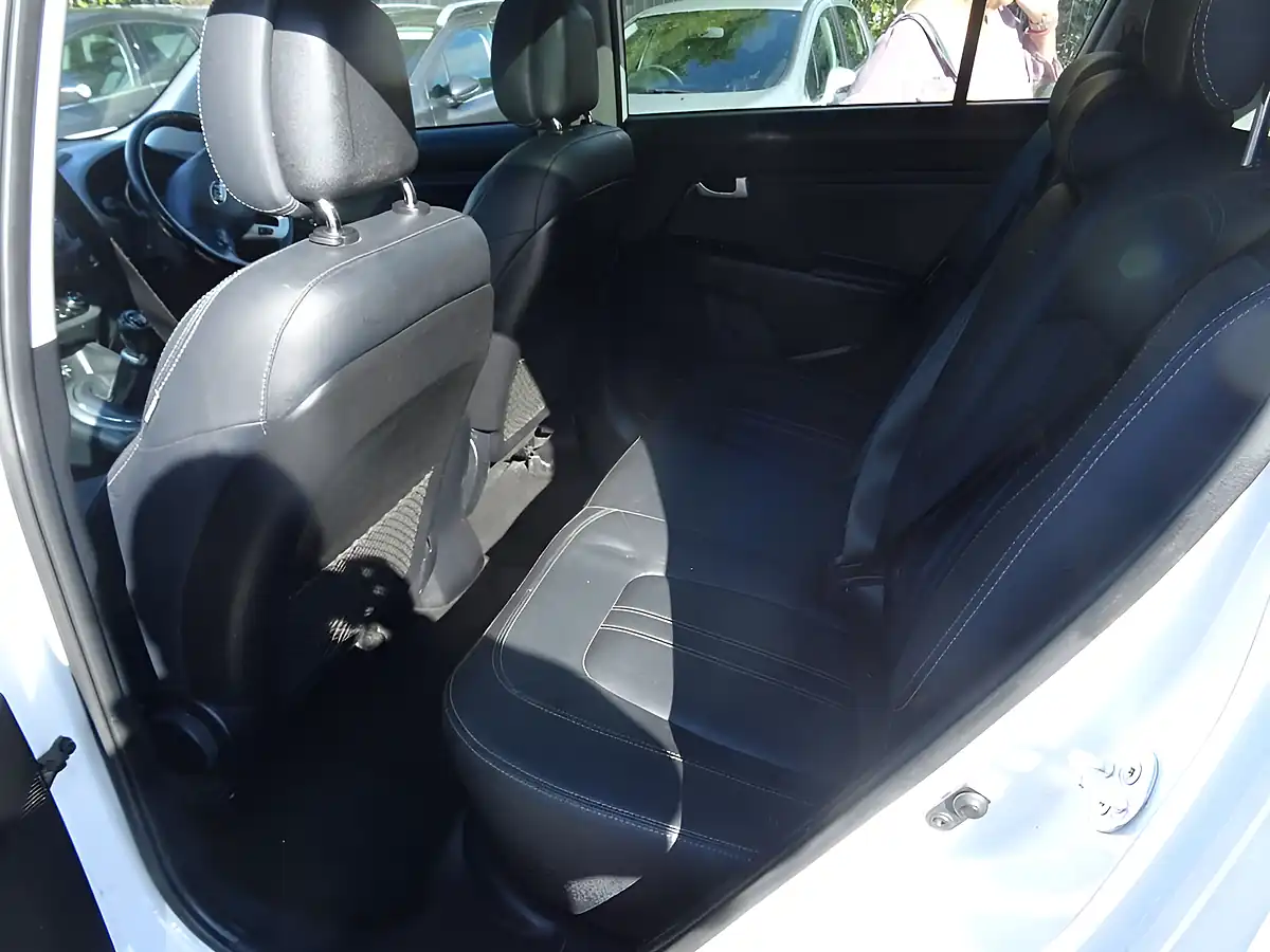 Used 2016 Kia Sportage Ecodynamics 4 White - Interior and Exterior details 16