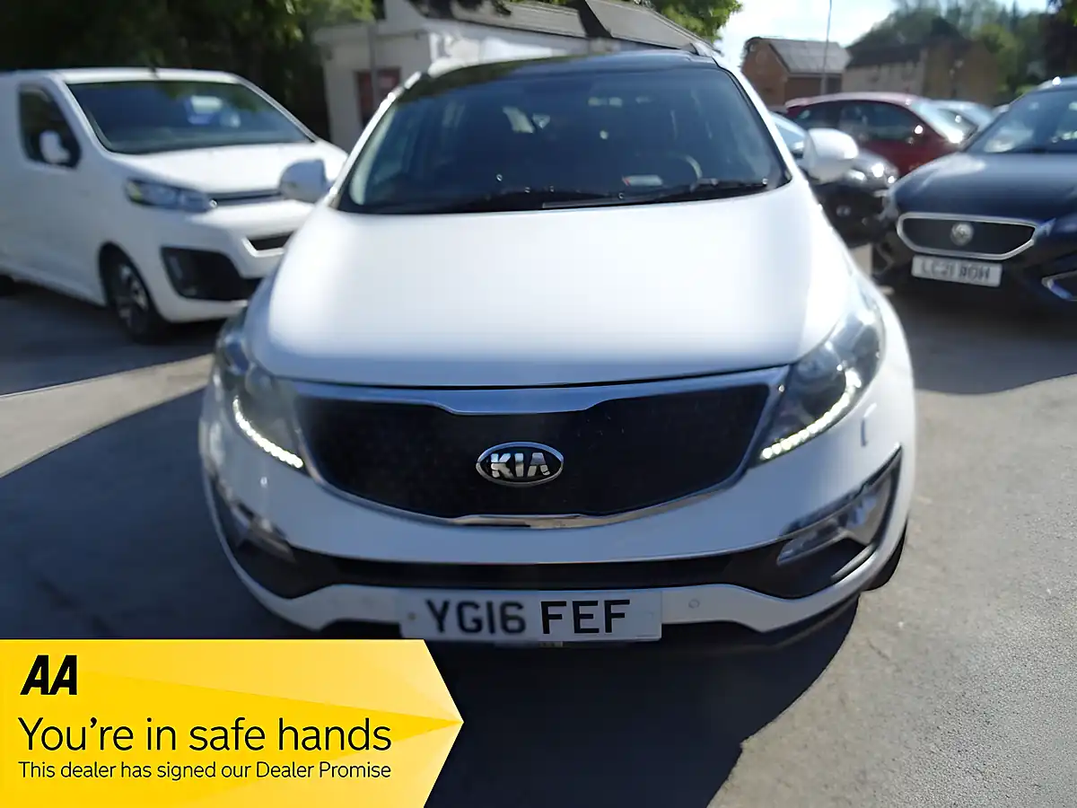 Used 2016 Kia Sportage Ecodynamics 4 White - Interior and Exterior details 2