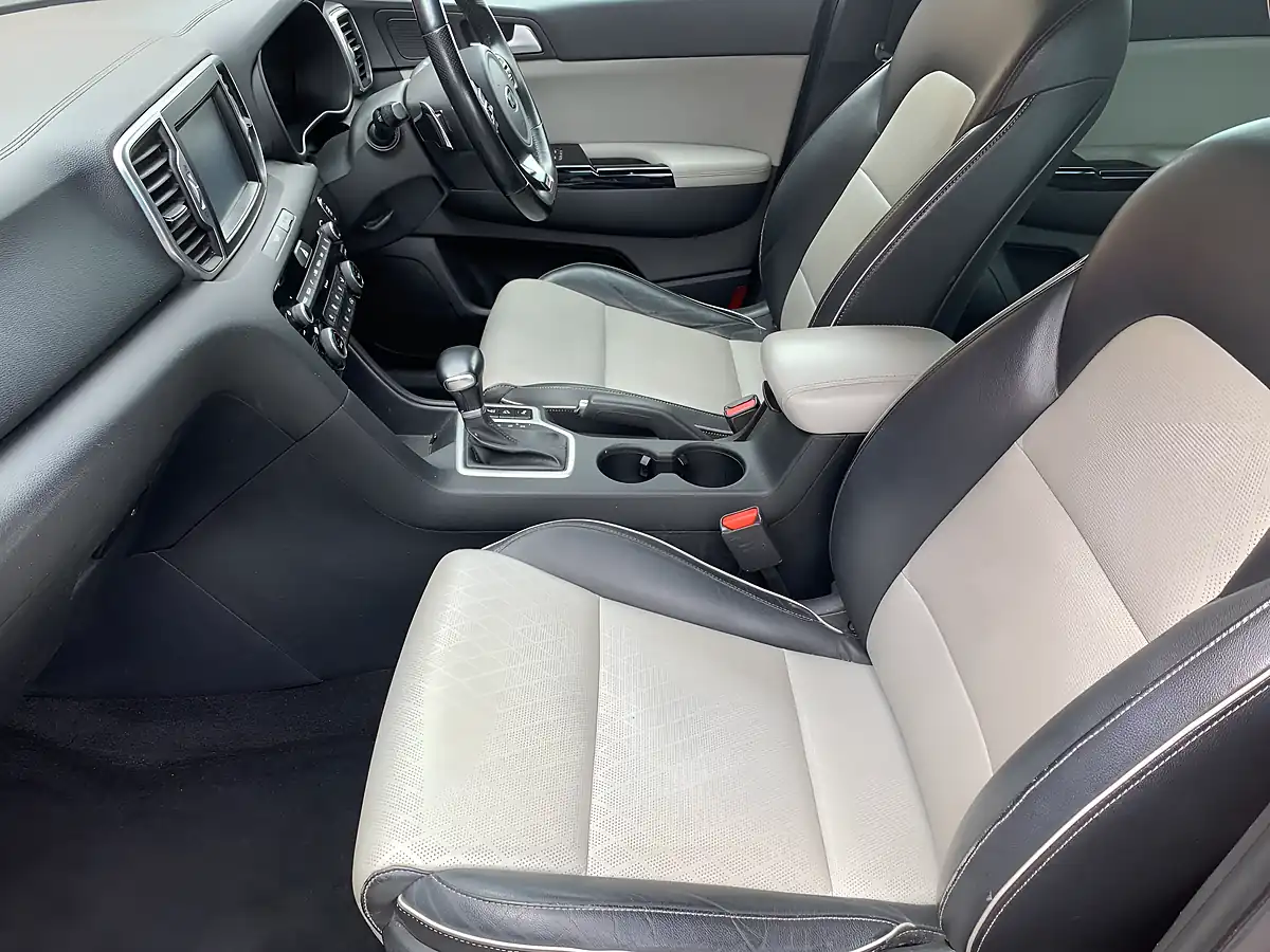 Used 2016 Kia Sportage GT-Line Red - Interior and Exterior details 15