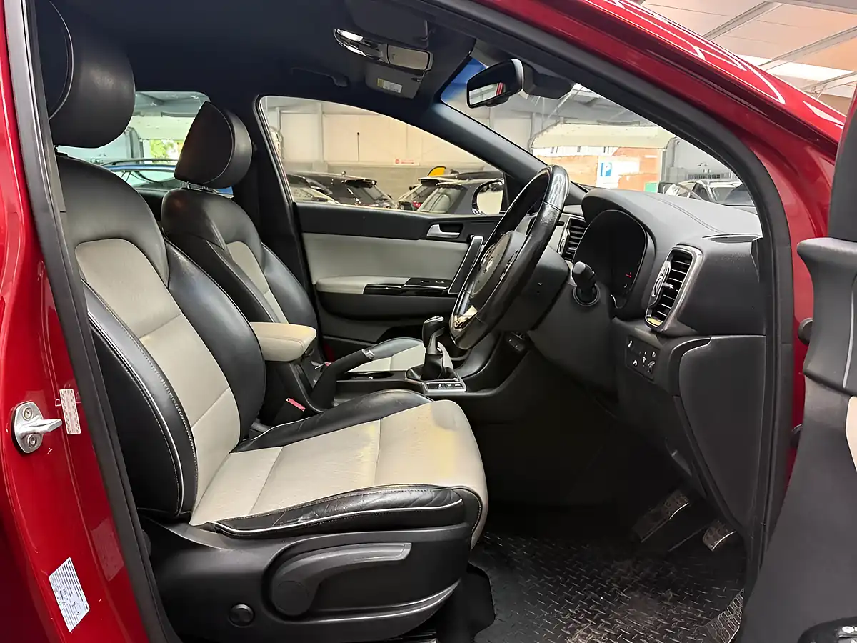 Used 2016 Kia Sportage GT-Line Red - Interior and Exterior details 5