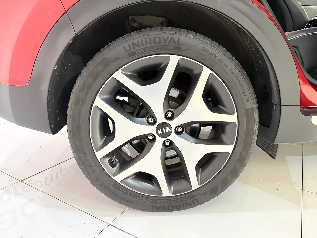 Used 2016 Kia Sportage GT-Line Red - Interior and Exterior details 14