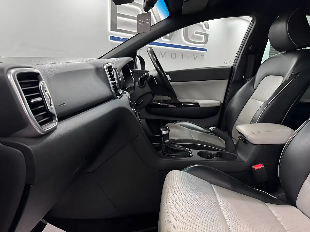 Used 2016 Kia Sportage GT-Line Silver - Interior and Exterior details 15
