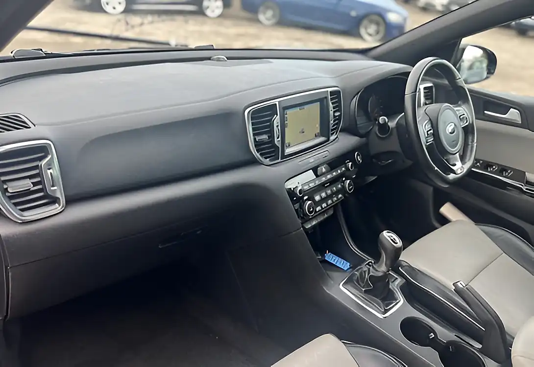 Used 2016 Kia Sportage GT-Line Silver - Interior and Exterior details 15