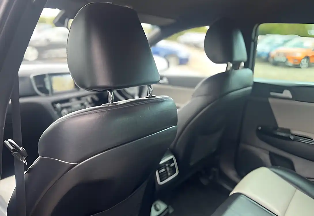 Used 2016 Kia Sportage GT-Line Silver - Interior and Exterior details 16