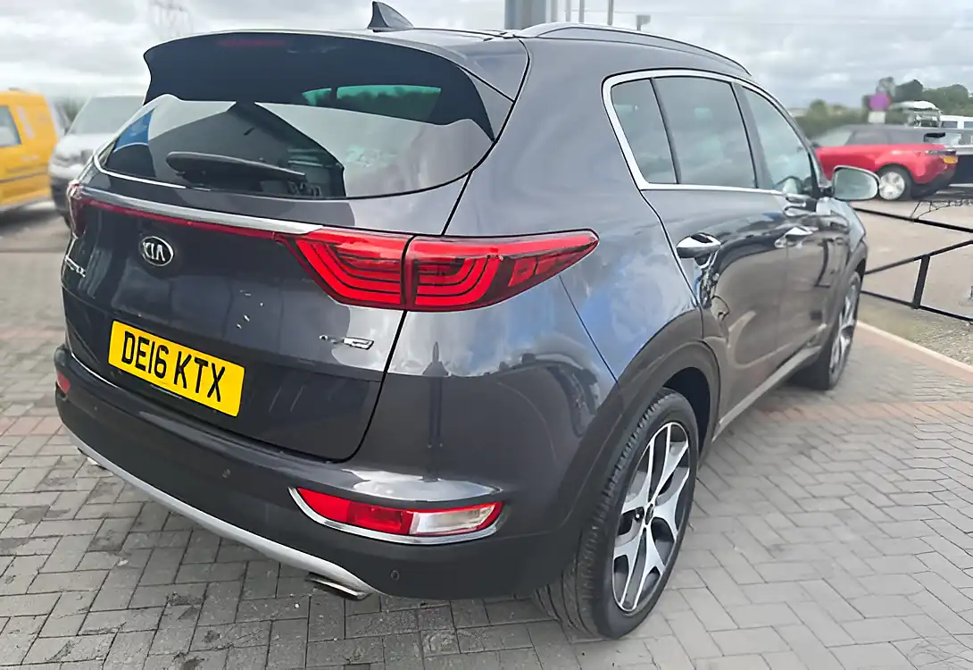 Used 2016 Kia Sportage GT-Line Silver - Interior and Exterior details 6