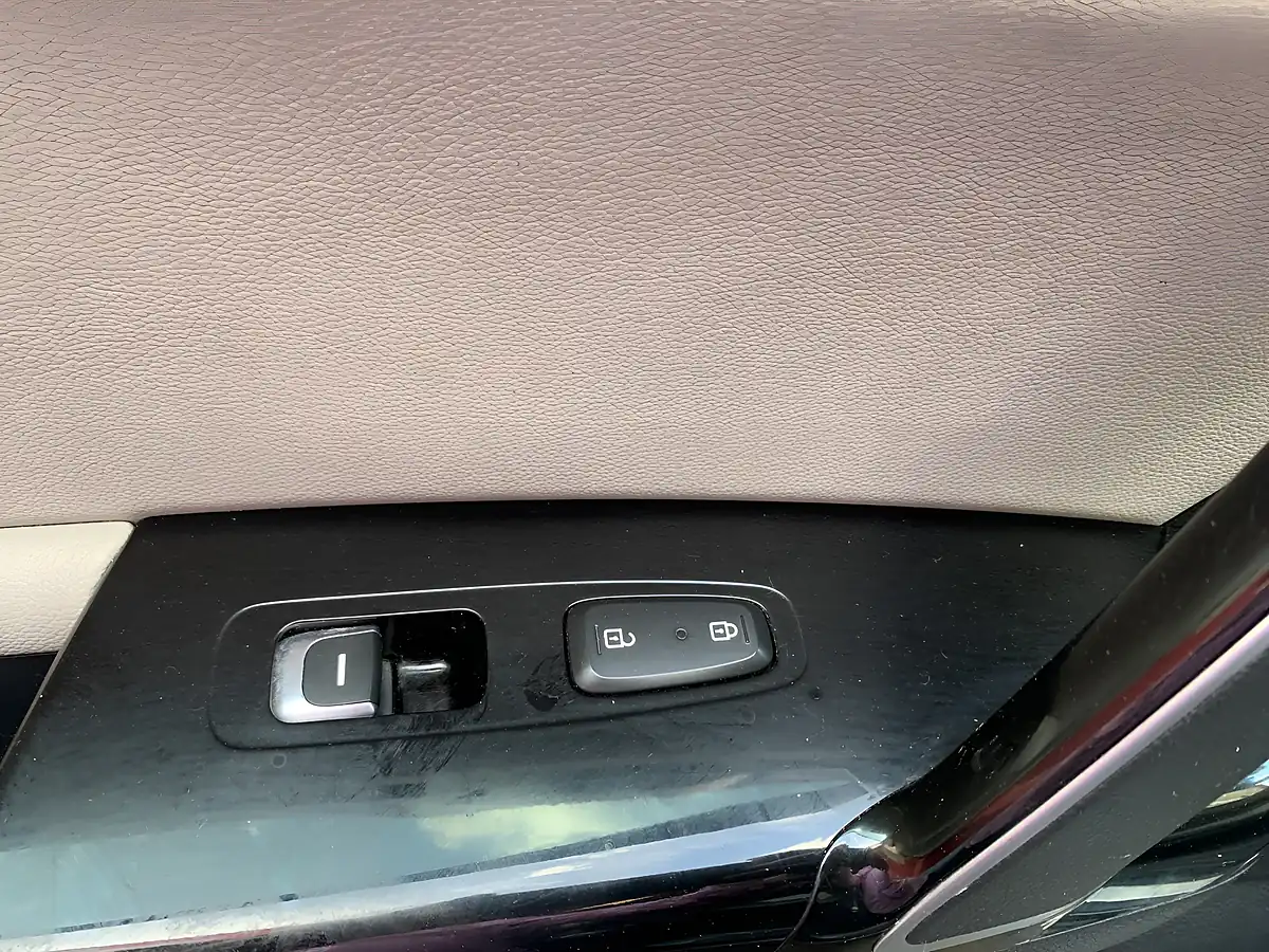 Used 2016 Kia Sportage GT-Line Silver - Interior and Exterior details 18