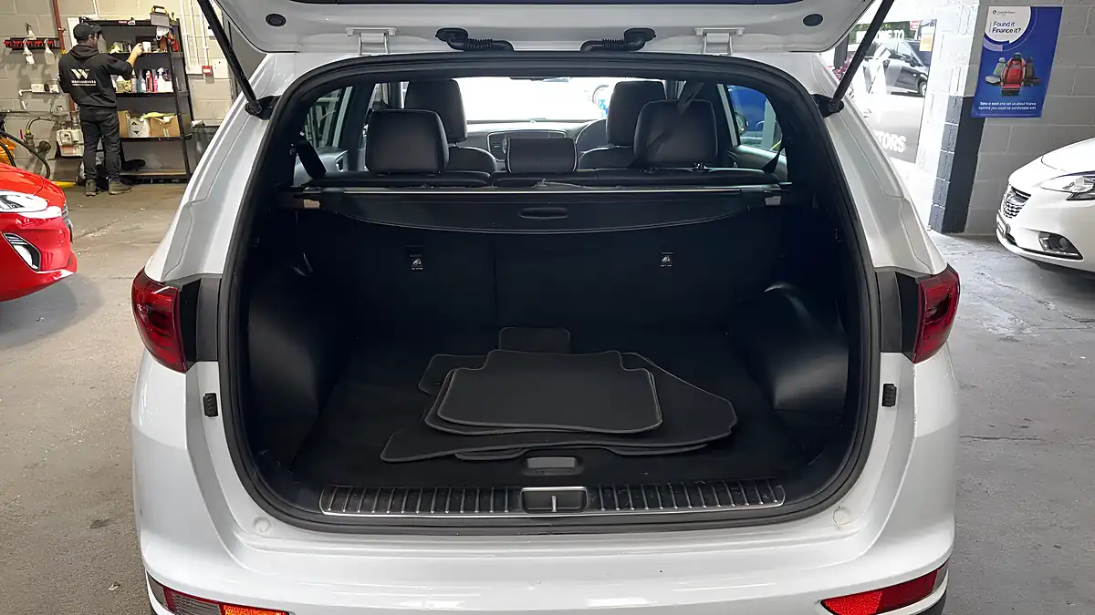 Used 2016 Kia Sportage GT-Line White - Interior and Exterior details 15