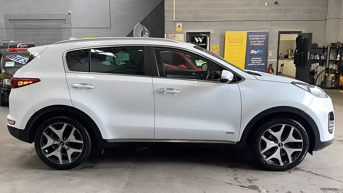 Used 2016 Kia Sportage GT-Line White - Interior and Exterior details 8