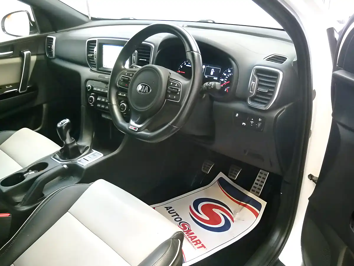 Used 2016 Kia Sportage GT-Line White - Interior and Exterior details 13