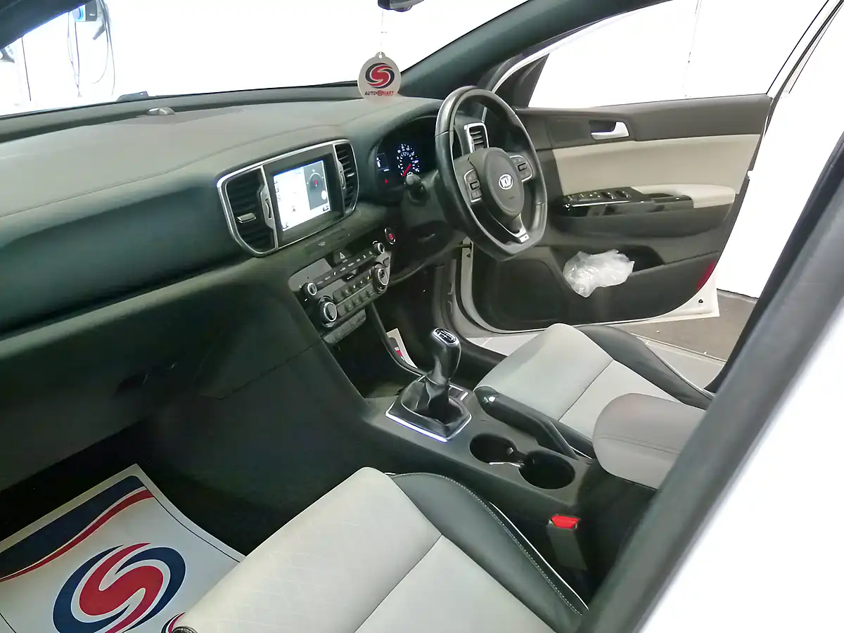 Used 2016 Kia Sportage GT-Line White - Interior and Exterior details 14