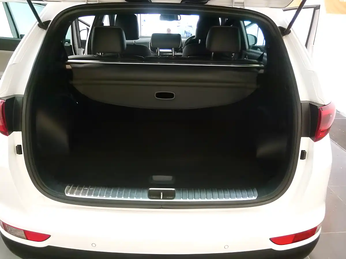 Used 2016 Kia Sportage GT-Line White - Interior and Exterior details 17
