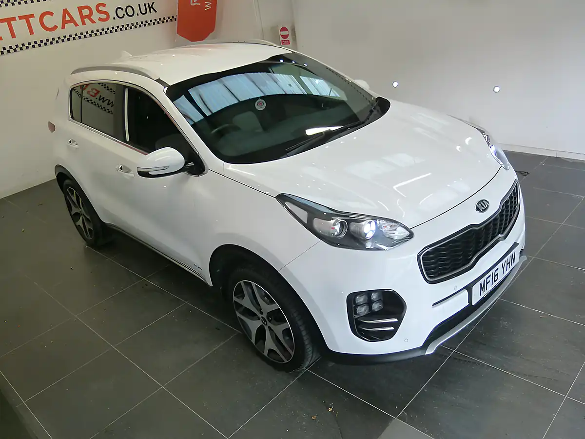 Used 2016 Kia Sportage GT-Line White - Interior and Exterior details 18