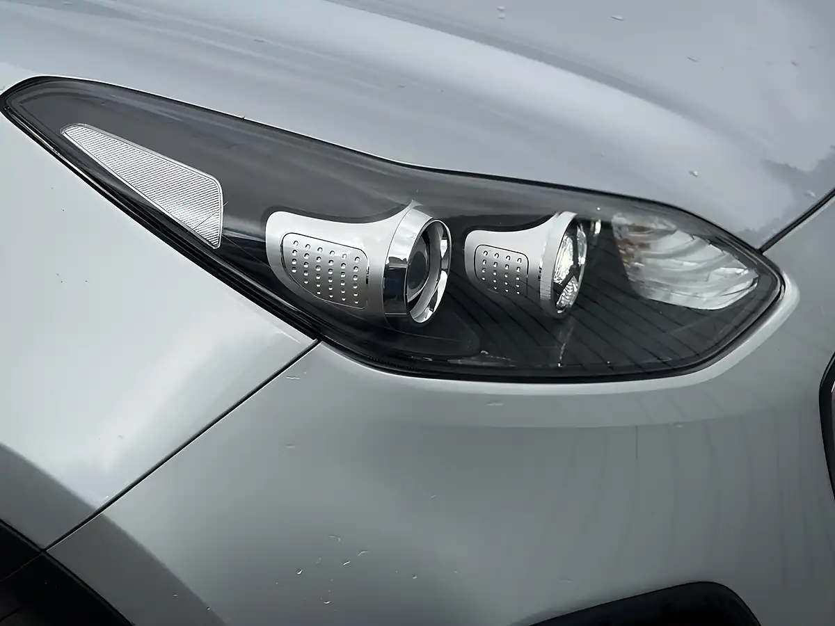 Used 2016 Kia Sportage KX-3 Silver - Interior and Exterior details 11