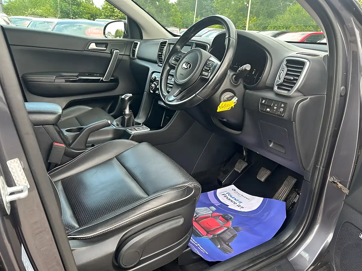 Used 2016 Kia Sportage KX-3 Silver - Interior and Exterior details 4