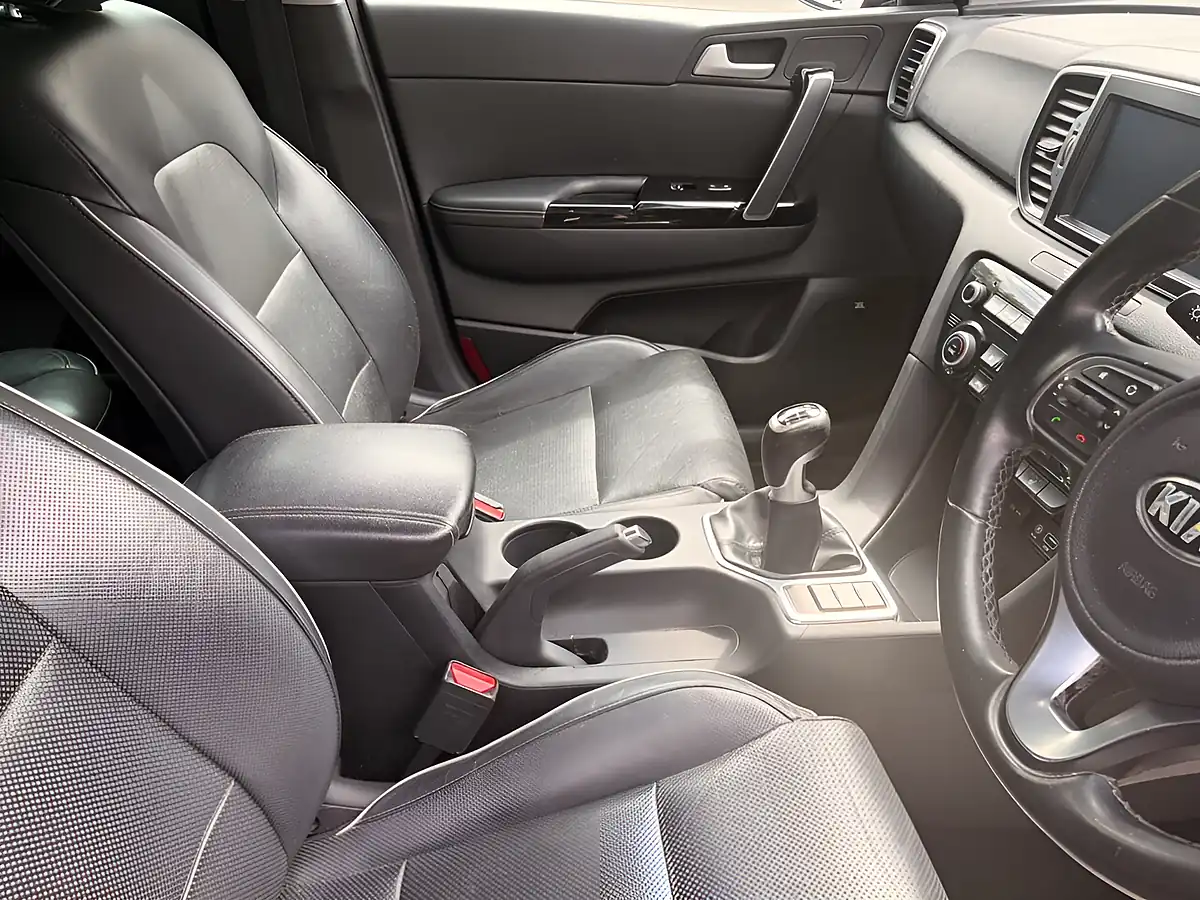 Used 2016 Kia Sportage KX-3 Silver - Interior and Exterior details 15