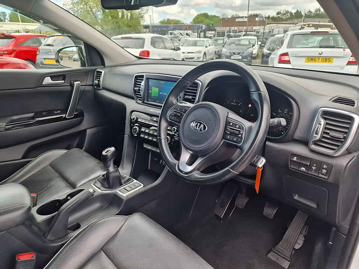 Used 2016 Kia Sportage KX-3 White - Interior and Exterior details 17