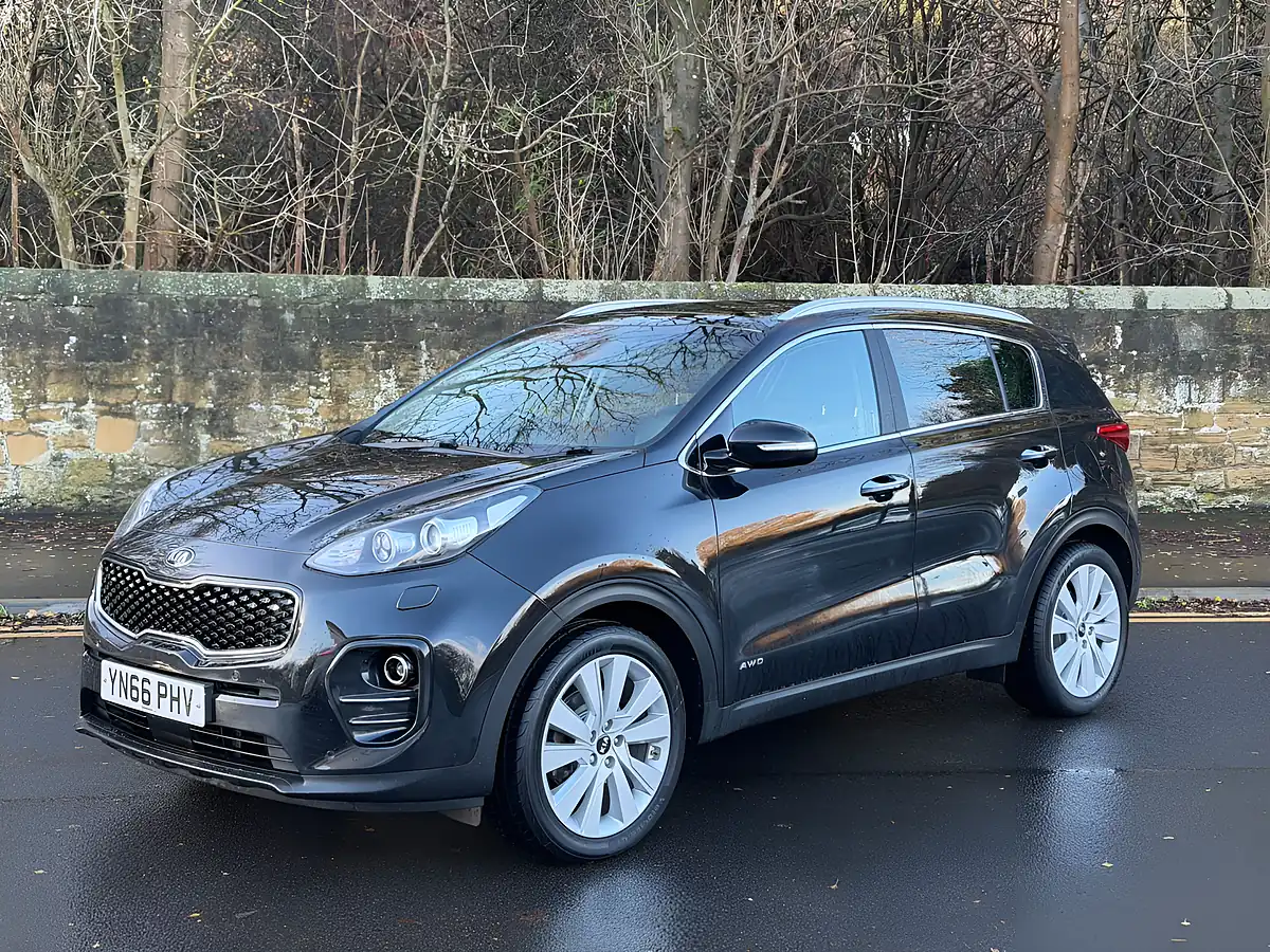 Used 2016 Kia Sportage KX-4 Black - Front View