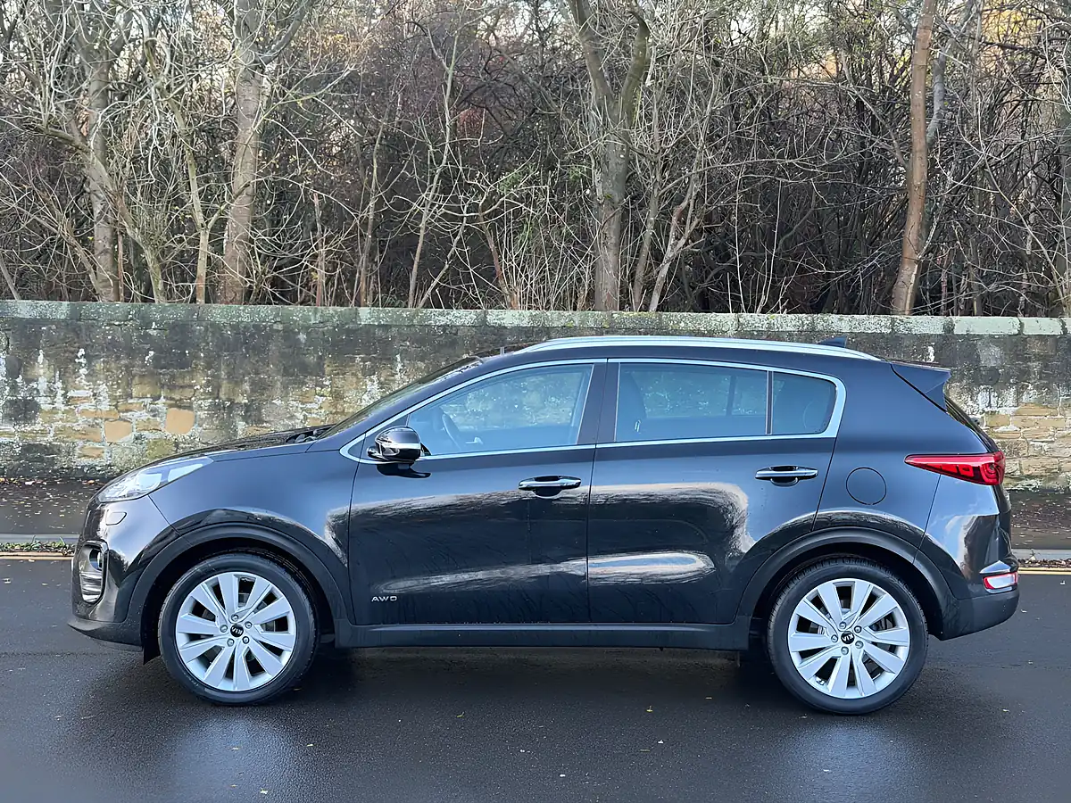 Used 2016 Kia Sportage KX-4 Black - Interior and Exterior details 15