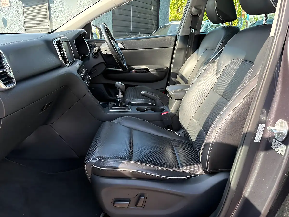 Used 2016 Kia Sportage KX-4 Gun Metal Grey - Interior and Exterior details 9