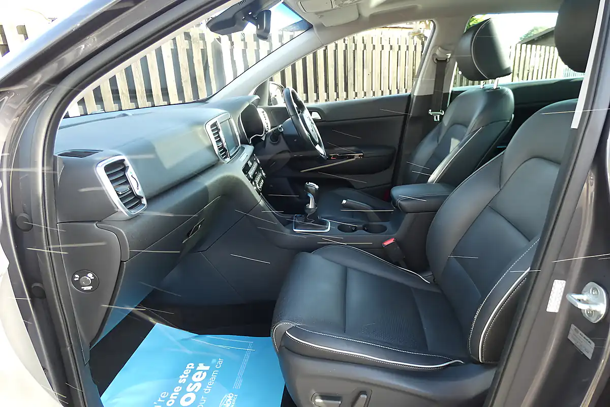 Used 2016 Kia Sportage KX-4 Silver - Interior and Exterior details 14